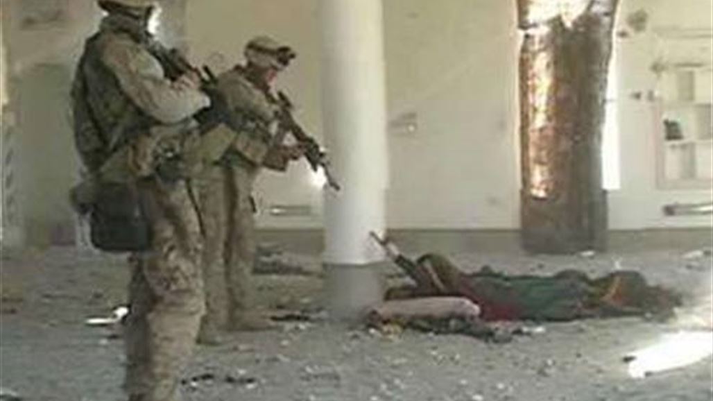 تحقيق في صور لجنود أمريكيين يحرقون جثثا بعد سكب البنزين عليها في العراق