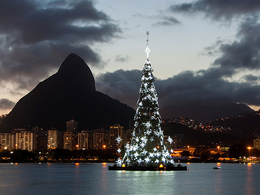 636167809455535914-5-%20rio-de-janeiro-christmas-tree-GettyImages-516265298.jpg