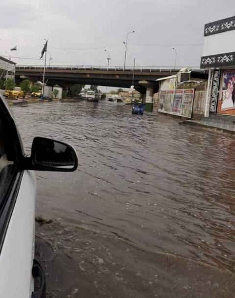 بالصور.. بعض شوارع بغداد بعد "مطرة اليوم"