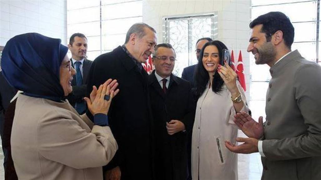 بالصور.. اردوغان يطلب يد ملكة جمال المغرب