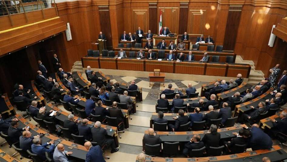 البرلمان اللبناني يؤجل الانتخابات البلدية لمدة عام