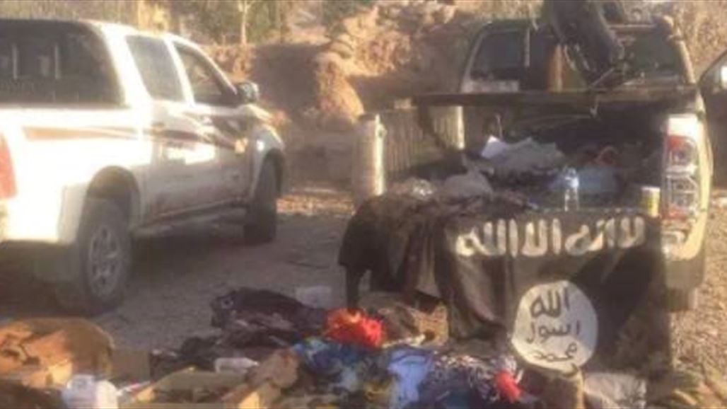 الجيش والحشد الشعبي يرفعان مخلفات "داعش" من أسلحة وأعتدة وعجلات بجرف الصخر