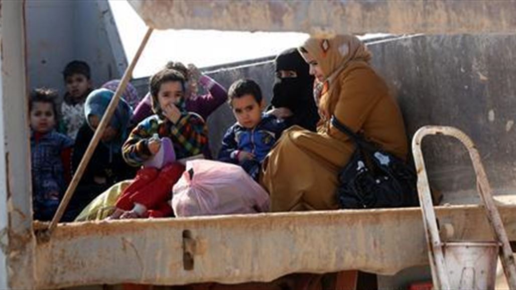 وصول أكثر من 1000 أسرة من "ازويه" الى حديثة بعد تهجيرهم من قبل "داعش"