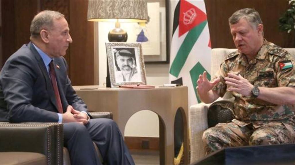 وزير الدفاع يبحث مع الملك الاردني التعاون العسكري