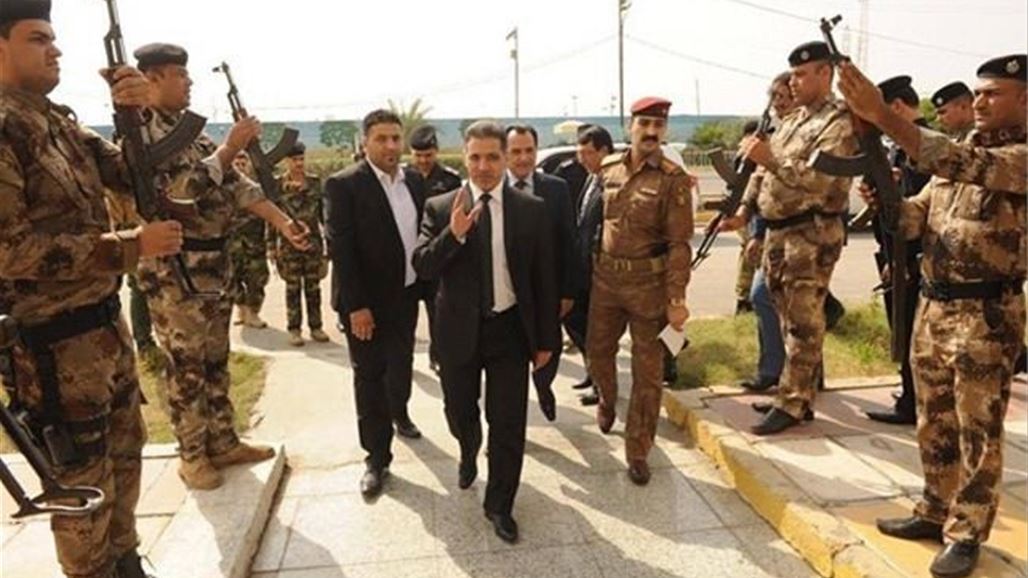 وزير الداخلية يتفقد القوات الامنية بمنطقتي الرضوانية واليوسفية