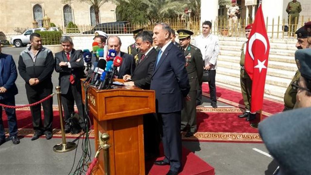 وزير الدفاع التركي: سنقدم الدعم اللازم لحكومة العبادي التي تمثل الان جميع العراقيين