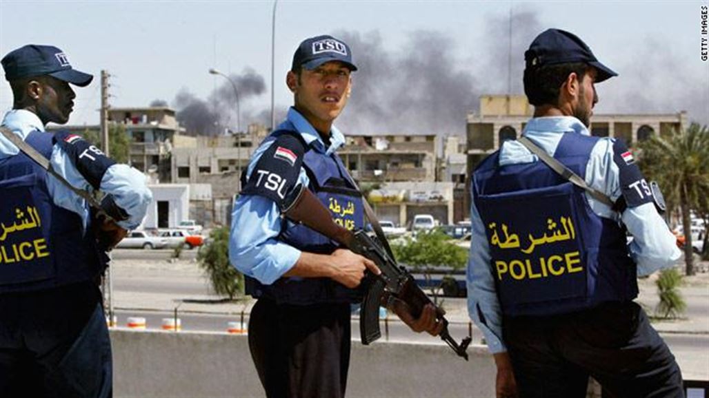 مقتل شرطي بالخطأ اثناء تنظيف سلاحه غربي بغداد