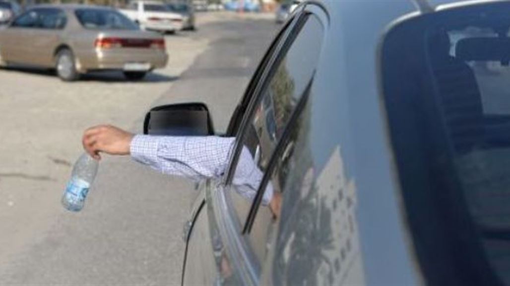 أمانة بغداد تدعو مديرية المرور للتعاون معها بمنع سائقي المركبات من رمي النفايات