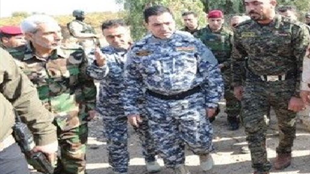 وزير الداخلية يصل الى سلسلة جبال حمرين للاشراف على العمليات العسكرية