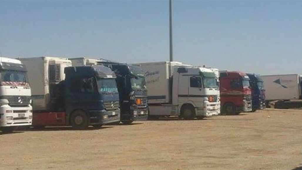 الانبار تناشد الداخلية بإدخال 28 شاحنة عالقة على الحدود العراقية الأردنية