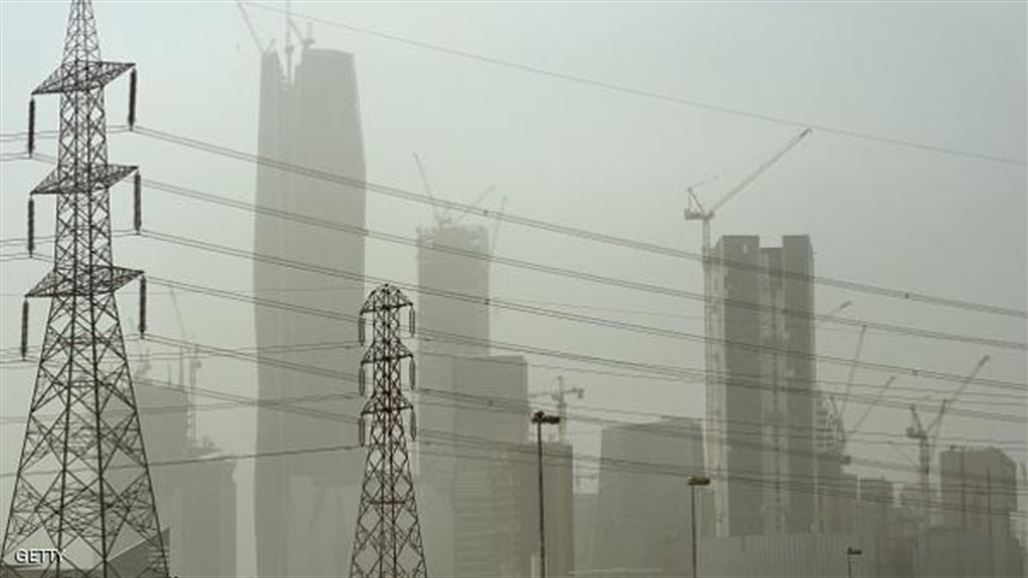 عاصفة رملية تجتاح الرياض وأجواء مُغبرة في الإمارات