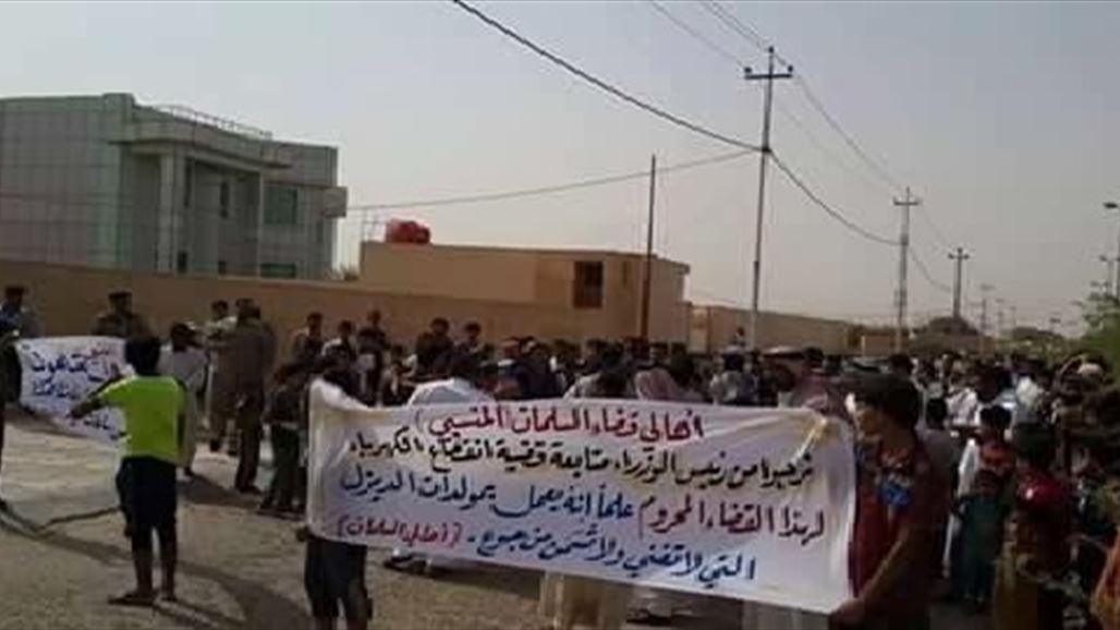 أهالي قضاء السلمان بالسماوة يتظاهرون للمطالبة بتوفير الخدمات