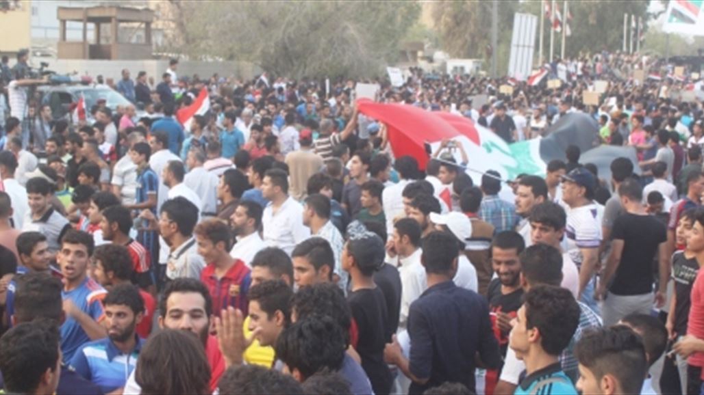 الآلاف يتظاهرون في البصرة للمطالبة بإجراء إصلاحات واسعة