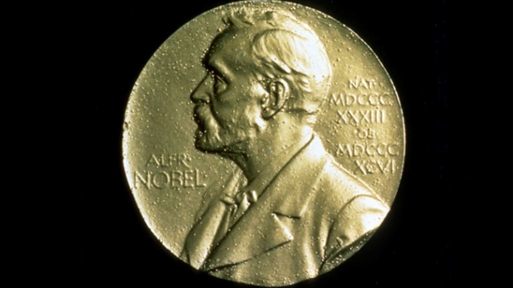 ثلاثة علماء يتقاسمون جائزة نوبل للكيمياء عن أبحاث تتعلق بالحمض النووي