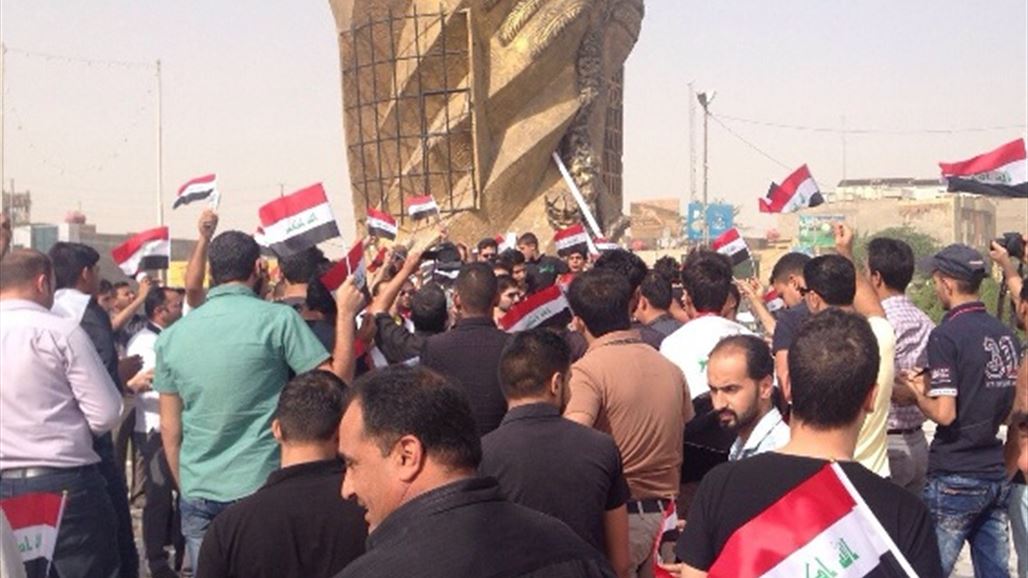 العشرات يتظاهرون في كربلاء للمطالبة باقالة المحمود واجراء اصلاحات "حقيقية"