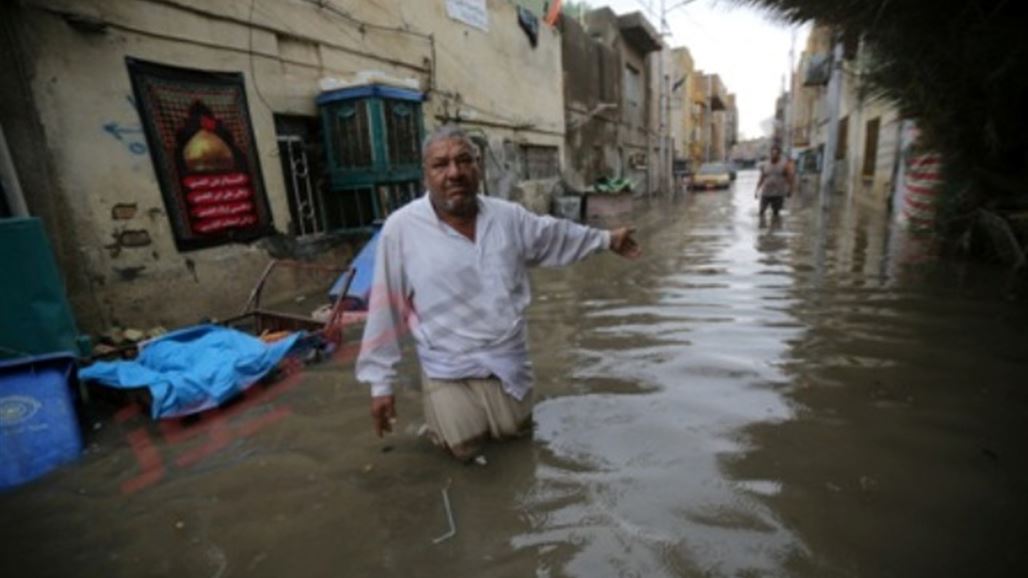 العبادي يقرر اعلان الطوارئ في المناطق المتضررة جراء مياه الامطار