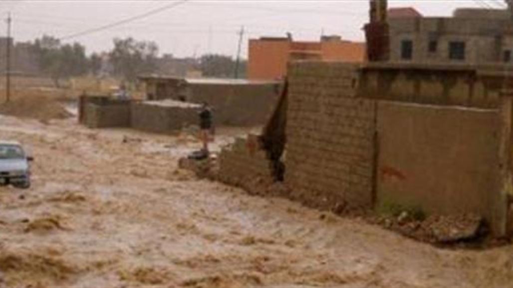 الهلال الاحمر يوزع مساعدات اغاثية على 150 اسرة متضررة بفعل السيول بديالى