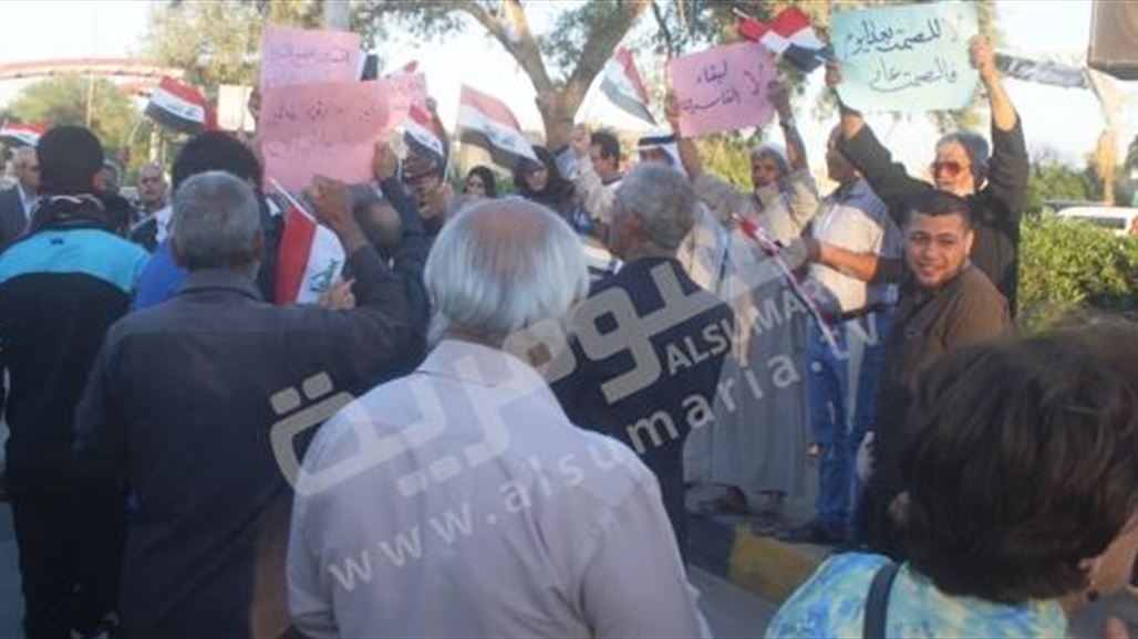 متظاهرون في البصرة يطالبون بتطهير المحافظة من العصابات