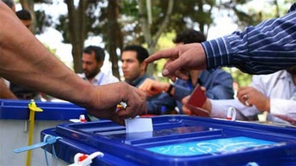 الإيرانيون يبدأون الإدلاء بأصواتهم بجولة الإعادة بالانتخابات البرلمانية