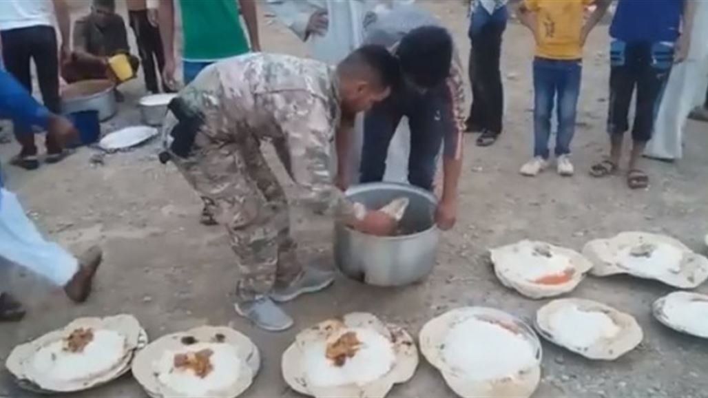 البيشمركة والأسايش يقيمون موائد إفطار لمدنيين هاربين من "داعش" في كركوك
