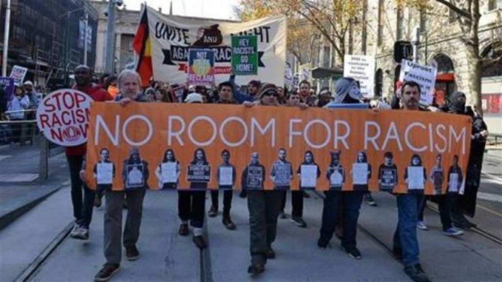 مظاهرة يمينية معارضة لوجود اللاجئين وأخرى مناوئة لها في استراليا