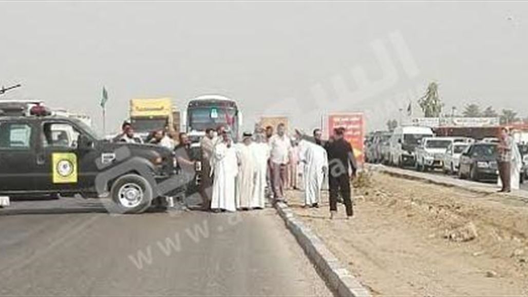 مزارعو واسط يقطعون طريق بغداد كوت احتجاجاً على عدم تسليم مستحقاتهم