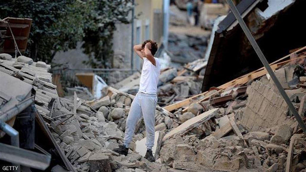 عدد ضحايا زلزال إيطاليا يقترب من 300 قتيل