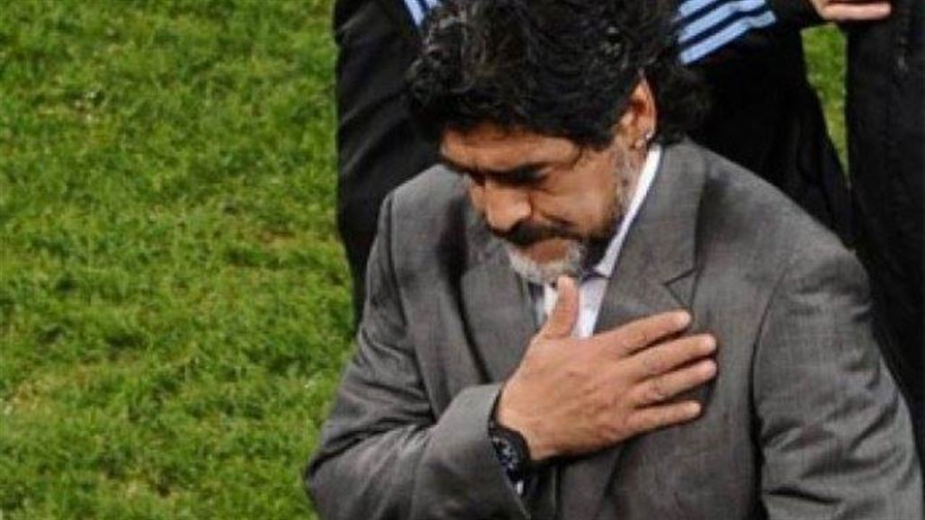 مارادونا يعترف بأبوته لابن له بعد 30 عاماً من الإنكار