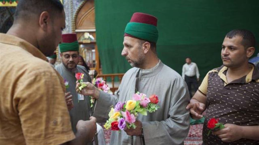 العتبة العلوية تعتزم توزيع 25 ألف وردة على زوار عيد الغدير