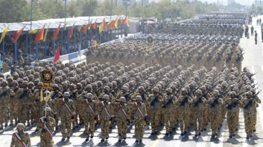 عرض عسكري إيراني كبير بمناسبة ذكرى الحرب مع العراق