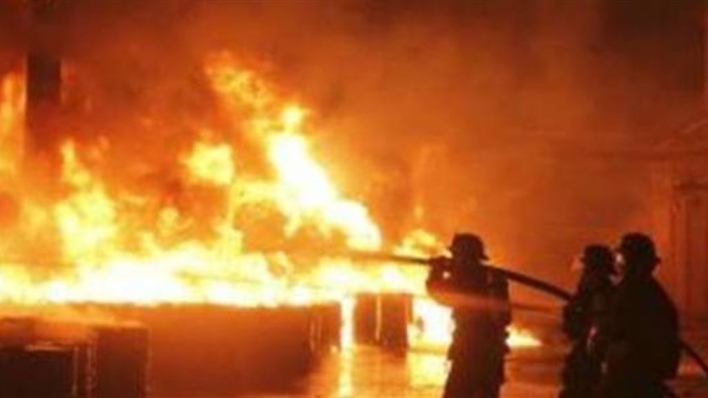 فرق الدفاع المدني تخمد حريق سوق الشطرة بذي قار