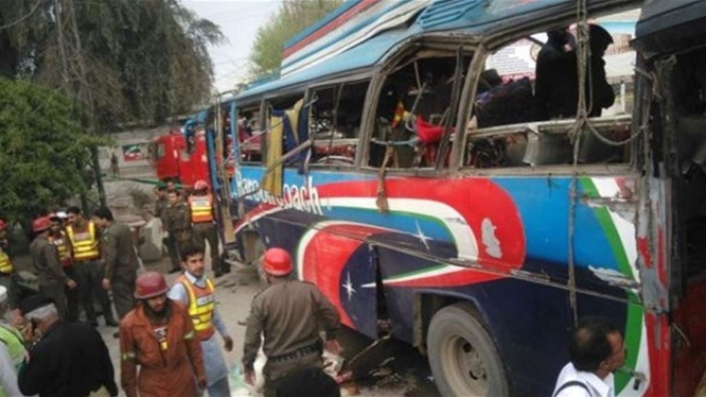 مصرع ما لا يقل عن 30 شخصا بتصادم حافلتين في باكستان