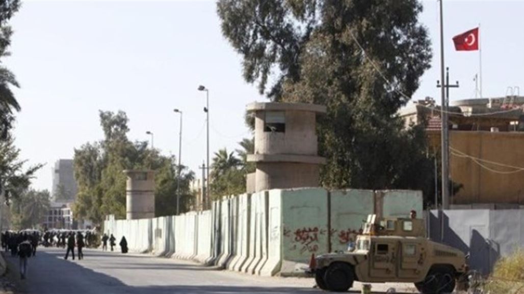 قطع جميع الطرق المؤدية الى السفارة التركية وسط بغداد