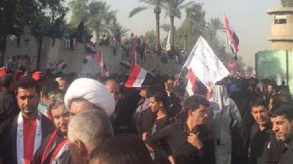 الالاف يتظاهرون امام السفارة التركية في بغداد تنديدا بالتواجد التركي