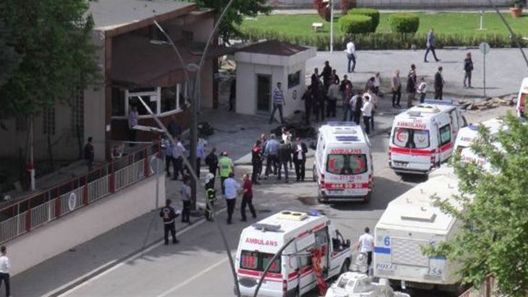 مقتل شرطيين وإصابة 19 شخصا في تفجير بشرق تركيا