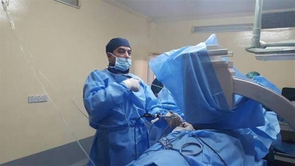 تدريسي في طب ديالى يجري عملية جراحية هي الاولى من نوعها في البلاد