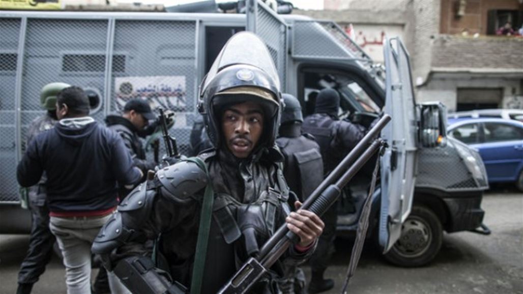 مقتل أربعة من عناصر الشرطة وإصابة اثنين بانفجار في مدينة الجيزة المصرية