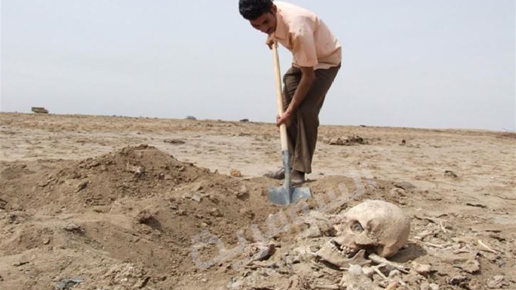 العثور على مقبرتين تضمان رفاتا لاشخاص اعدمهم "داعش" في الرطبة