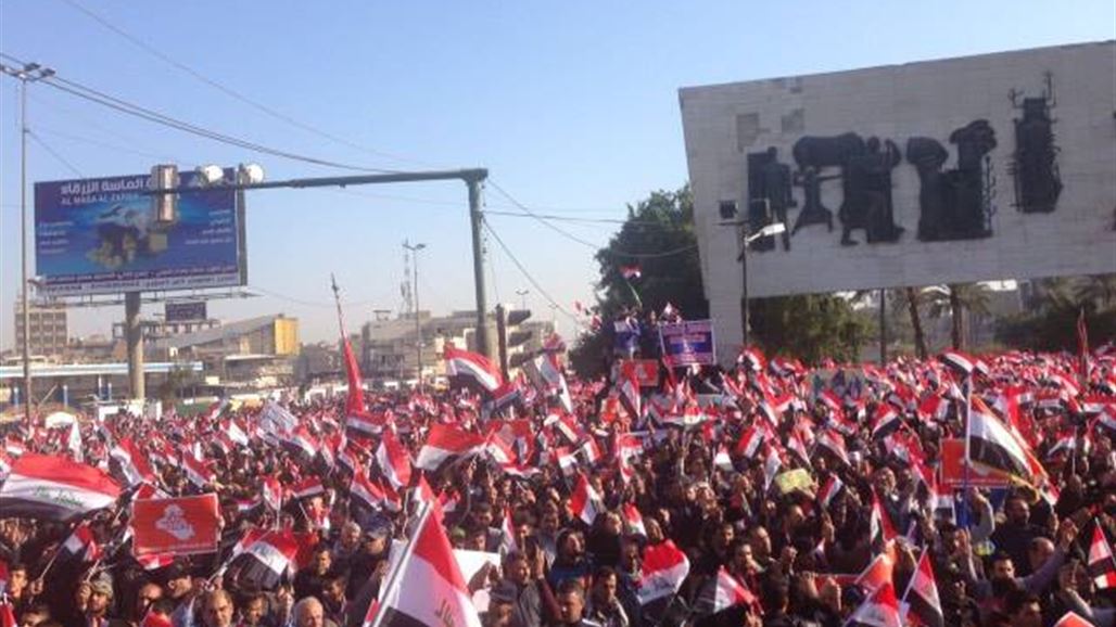 الالاف يتظاهرون وسط بغداد للمطالبة بتغيير الوجوه الفاسدة ومفوضية الانتخابات
