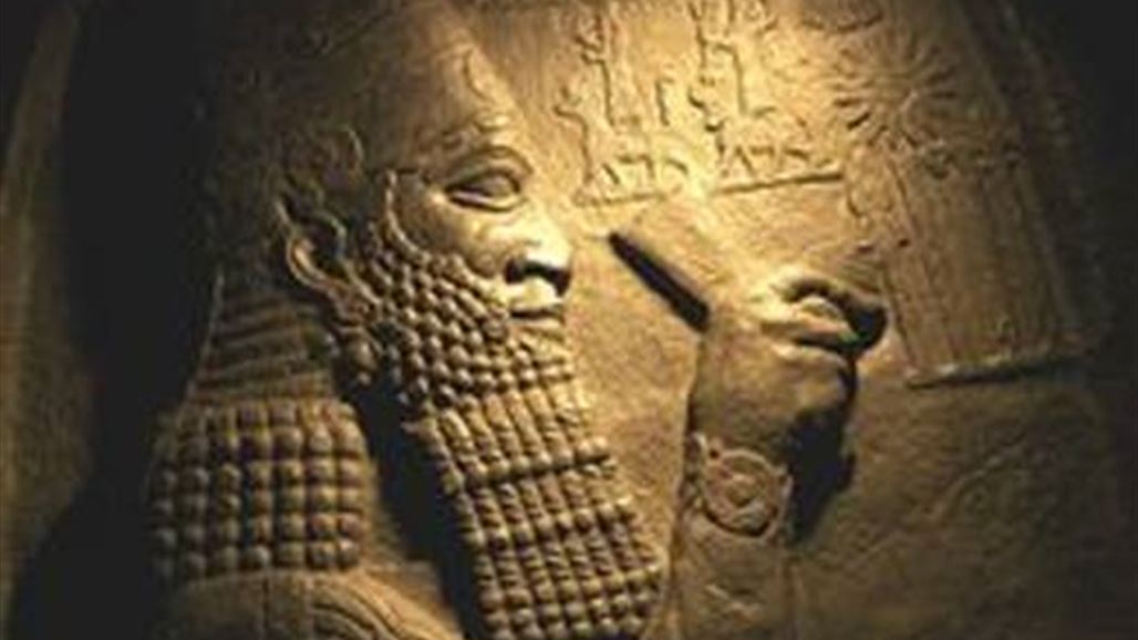 من هو الملك الآشوري آسرحدون الّذي تمّ اكتشاف قصره في الموصل؟