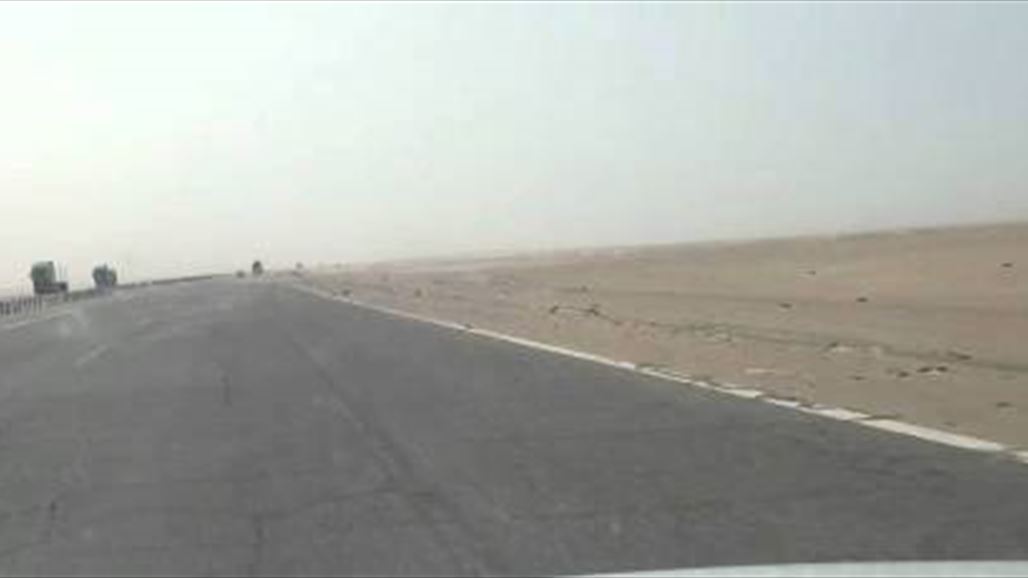مصدر: داعش يفخخ أجزاء من الطريق الدولي السريع شرق الرطبة