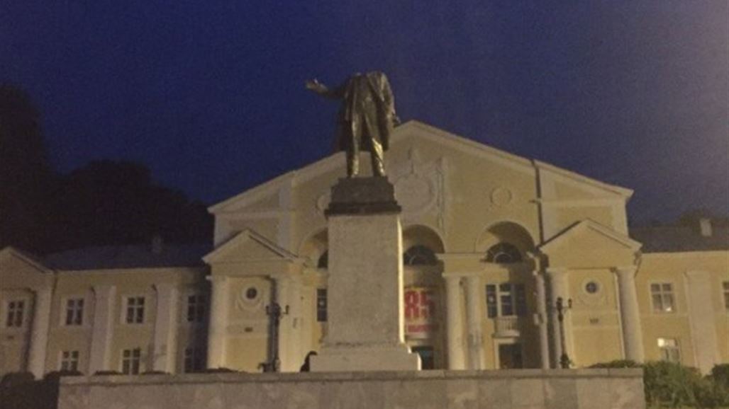 اعتقال رجل قطع رأس تمثال لينين في روسيا