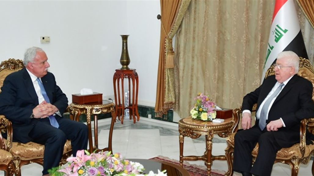 معصوم يتسلم رسالة من الرئيس الفلسطيني تؤكد استعداد فلسطين لتوسيع علاقاتها بالعراق
