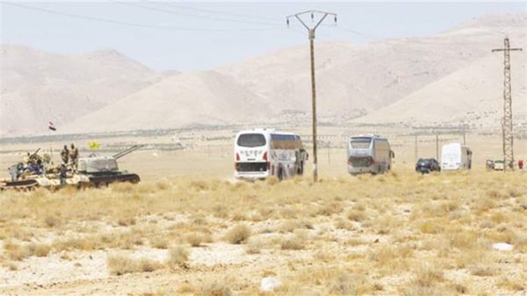 سكاي نيوز: وصول 100 عنصر من داعش لدير الزور بعد إجلائهم من الحدود السورية اللبنانية