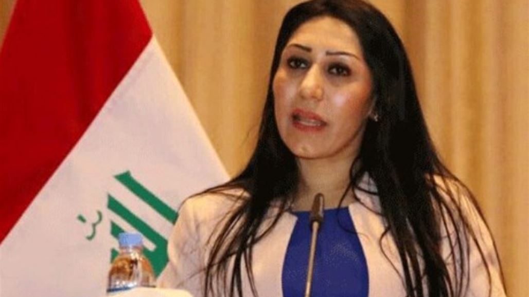 نائبة كردية تندد بحرق العلم العراقي وتطالب البارزاني برفض هكذا ممارسات