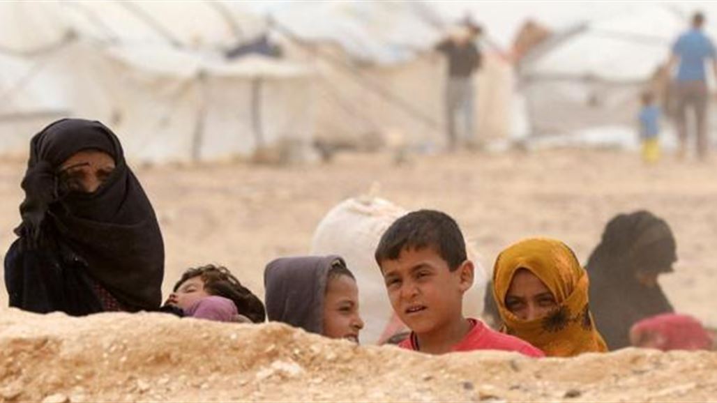 الأردن يفكك مخيم لاجئين على الحدود مع سوريا