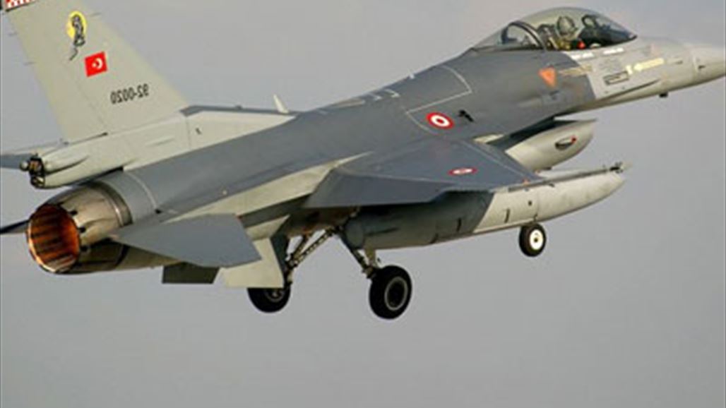 طائرات حربية تركية تهاجم مناطق حدودية شمال دهوك