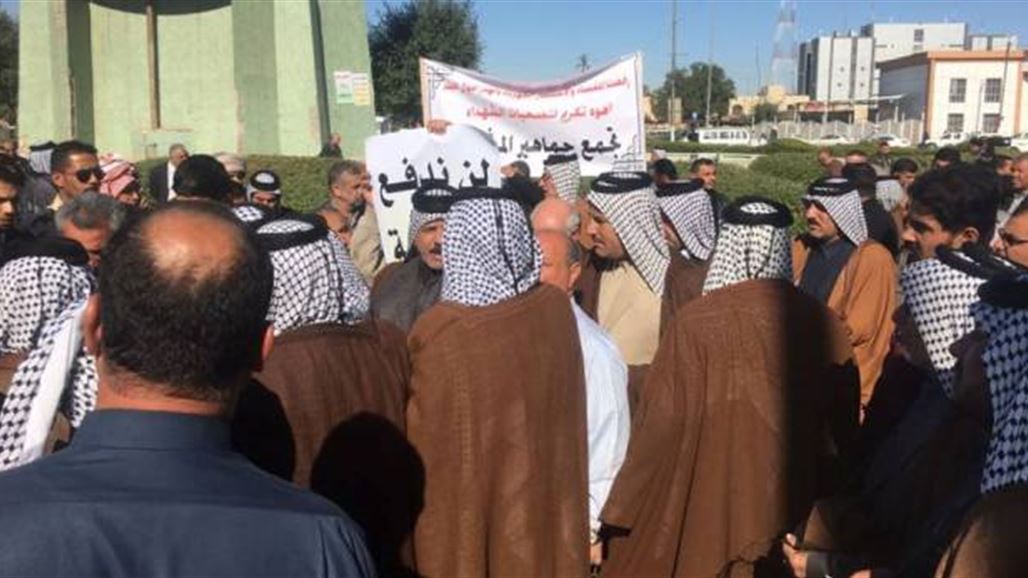 العشرات يتظاهرون في النجف للمطالبة بإلغاء الخصخصة