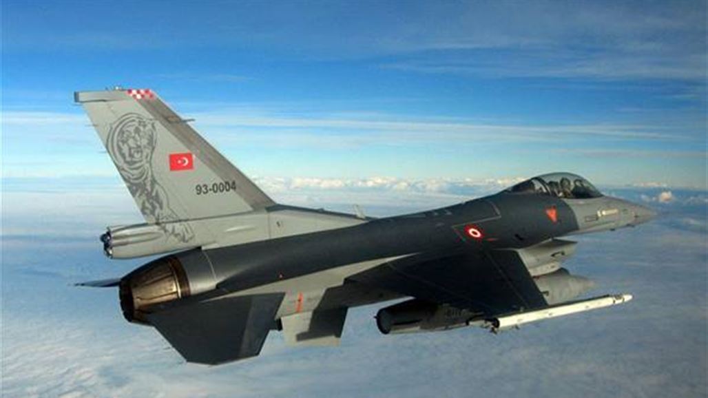 بالصورة.. طائرات حربية تركية تهاجم مناطق حدودية شمال أربيل