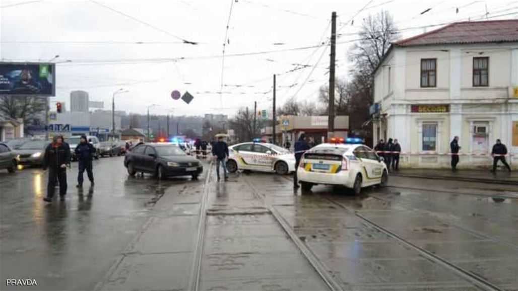 مسلح يحتجز 11 رهينة بينهم طفلان في مكتب للبريد شرقي اوكرانيا